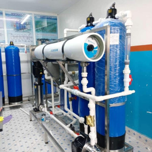 1000 LITRES PER HOUR REVERSE OSMOSIS MACHINE /BOREHOLE WATER PURIFIER