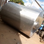 2000 LITRES MILK STORAGE TANK.